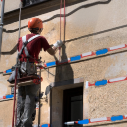 Peinture façade : changez l'apparence de votre maison avec une nouvelle couleur éclatante Fourmies